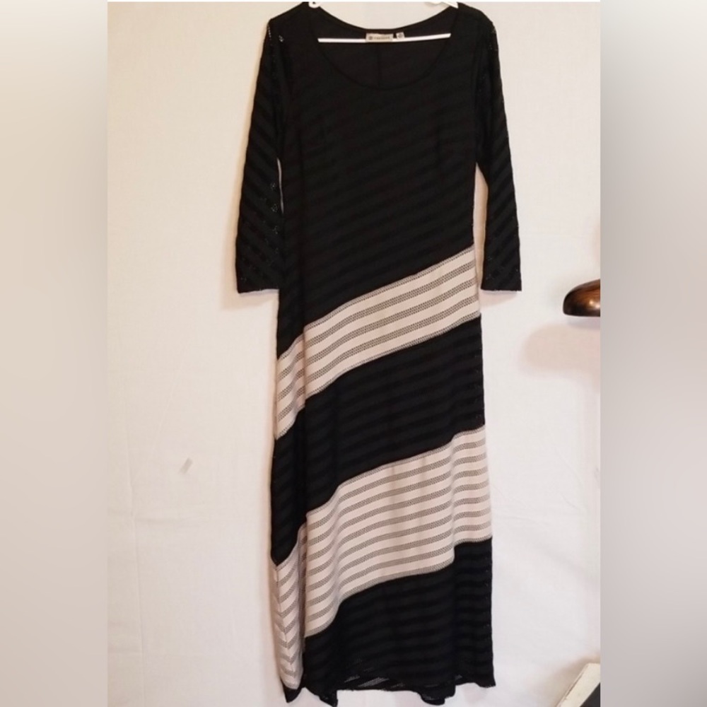 Versona dress size medium